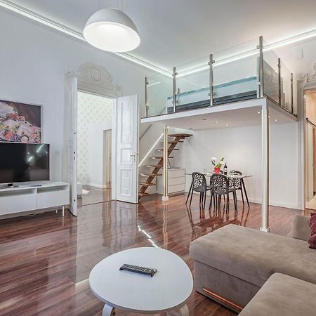 Appartamento Luxury Art Deco Flat / Big Balcony Budapest Esterno foto
