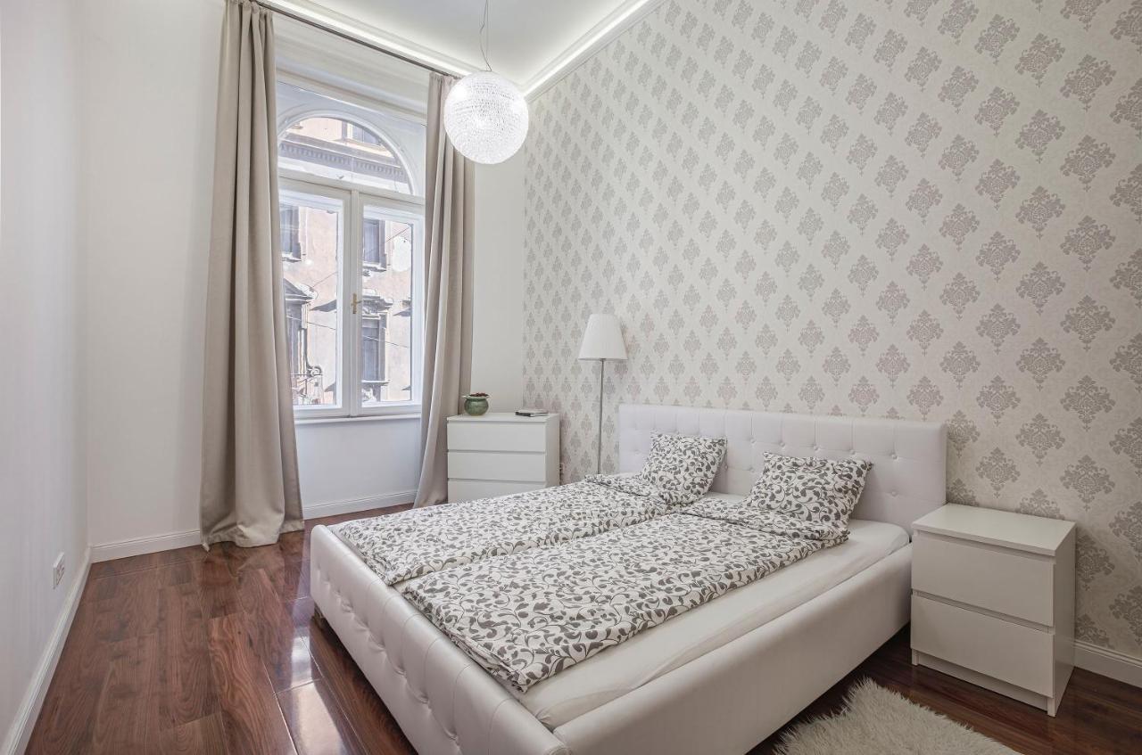 Appartamento Luxury Art Deco Flat / Big Balcony Budapest Esterno foto