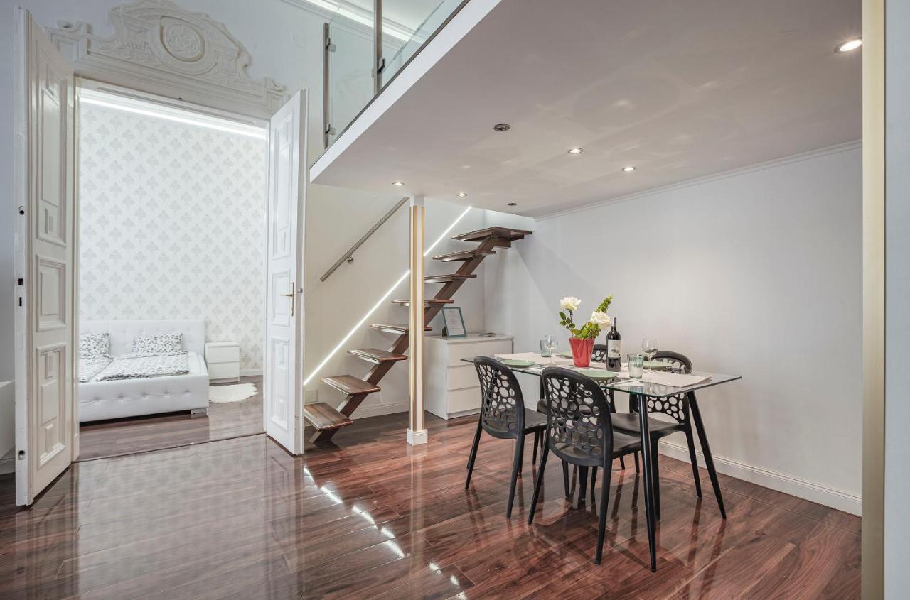 Appartamento Luxury Art Deco Flat / Big Balcony Budapest Esterno foto